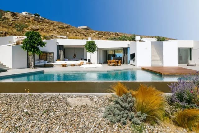 Your Guide to Selecting a Luxury Villa in Mykonos Your Guide to Selecting a Luxury Villa in Mykonos